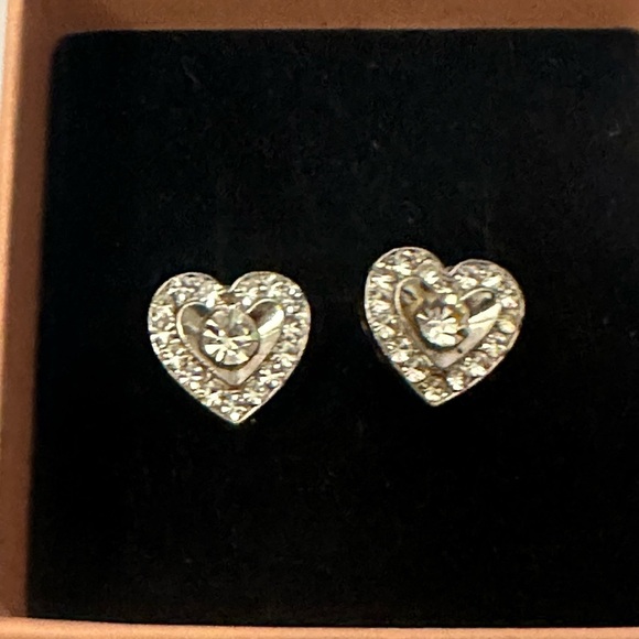 Elegant Silver Heart Stud Earrings for Women and Teens .Brand New. Heart Shaped. - Picture 5 of 5
